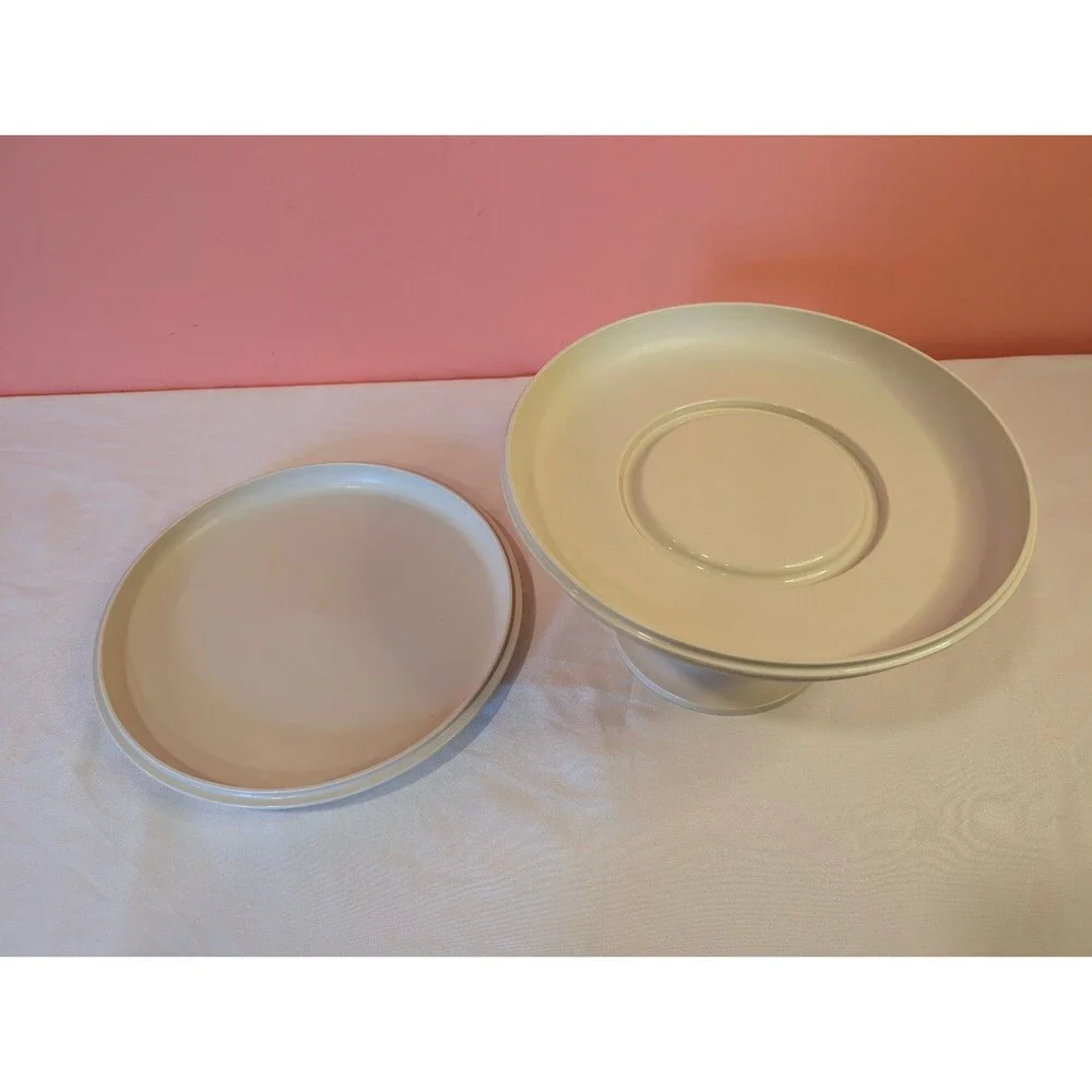 Vintage Tupperware Serve It All Pedestal Serving Plate Pie Cake Chips Dip Snacks